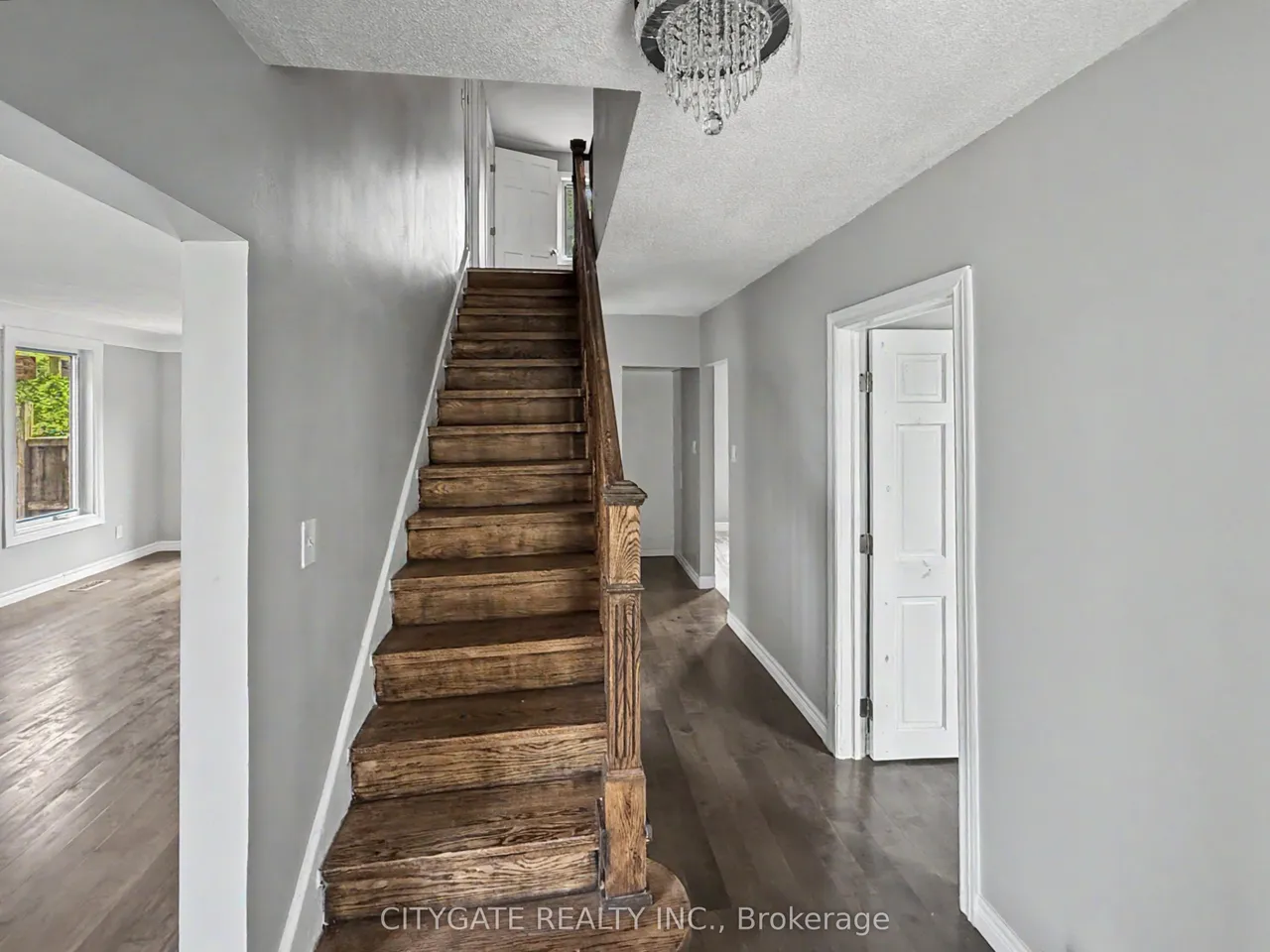 687 Upper James Street — photo 2