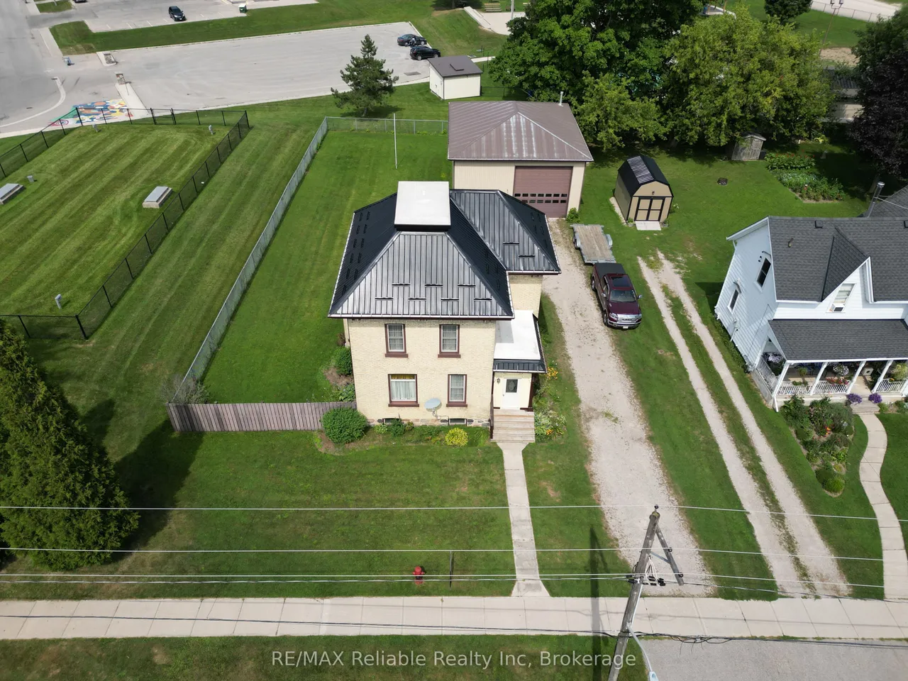 33 Princess Street E