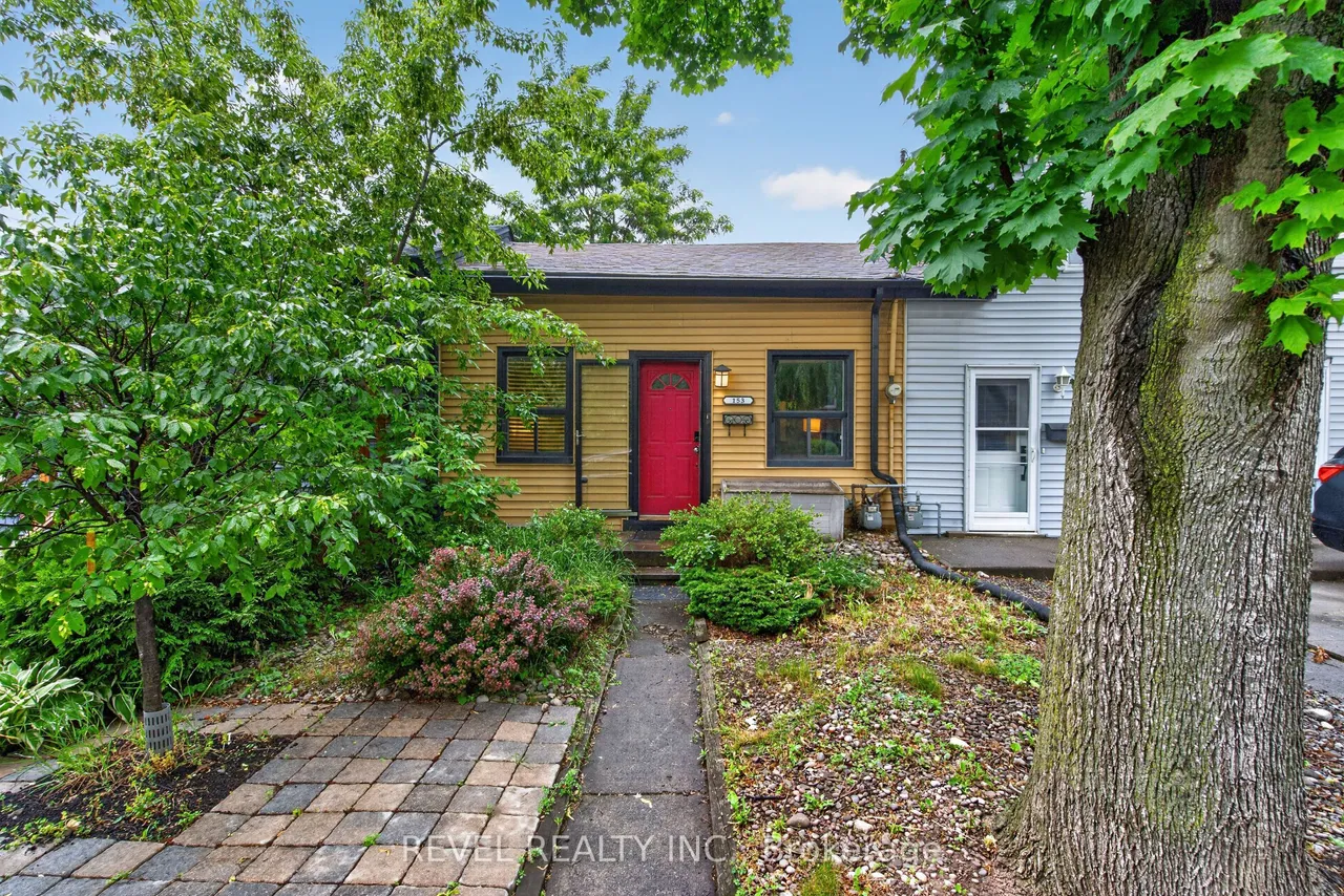 153 Ferrie Street E