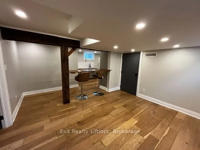 450 Weller Street — photo 12