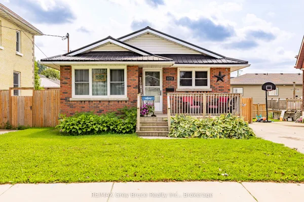 175 Fergus Street S