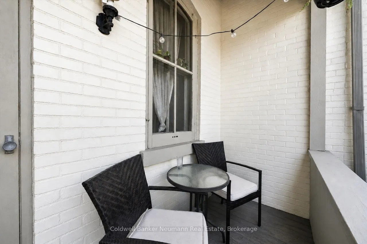 159 Glasgow Street N — photo 3