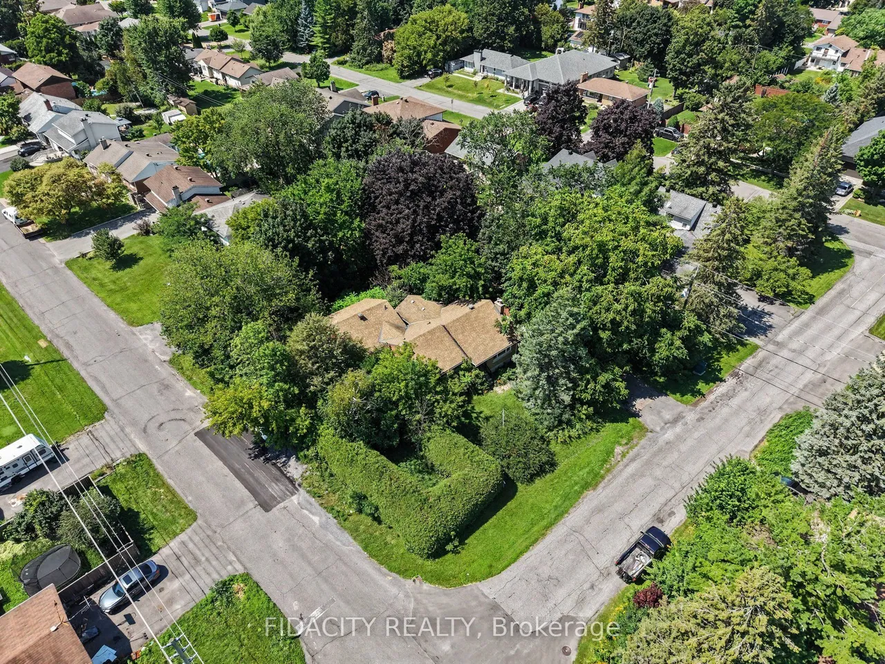 6 Malcolm Place