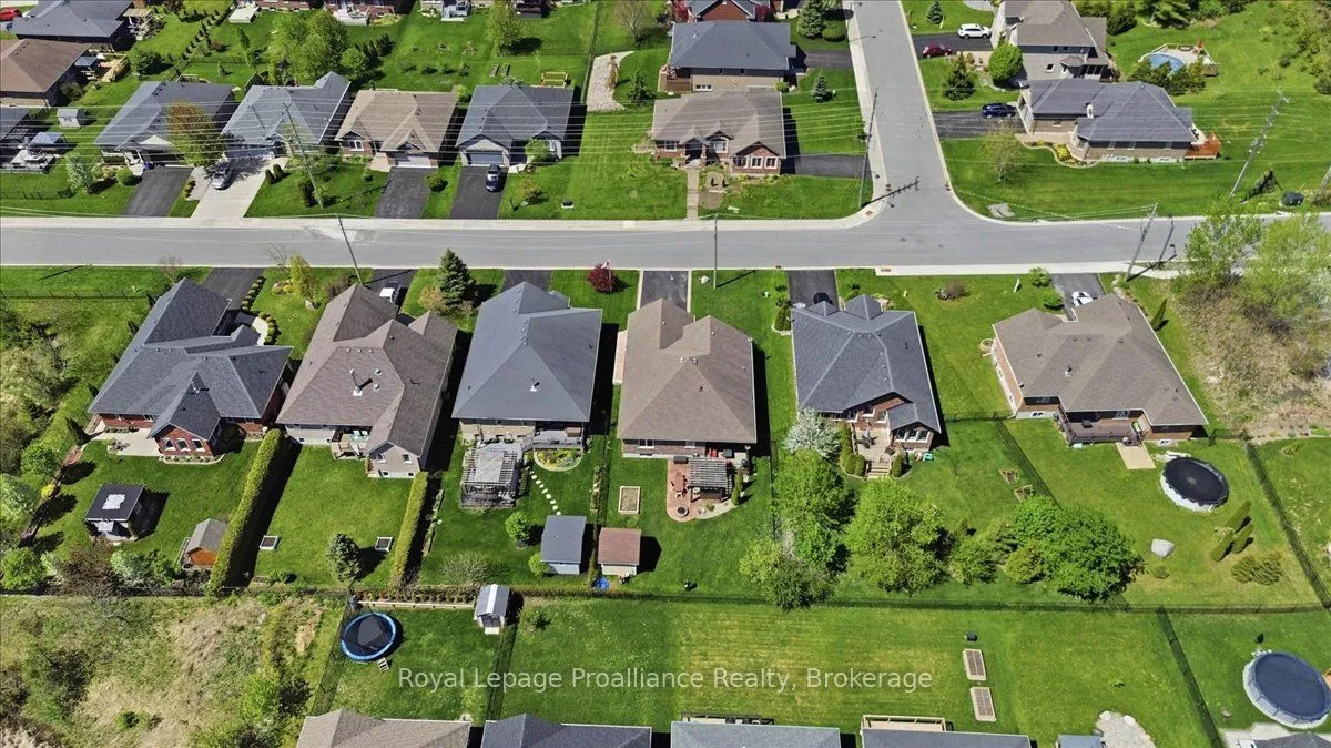 109 Pinnacle Street — photo 48
