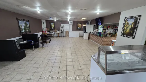 610 Upper James Street — photo 2