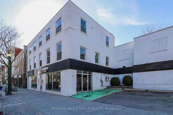 26 King Street E — photo 2