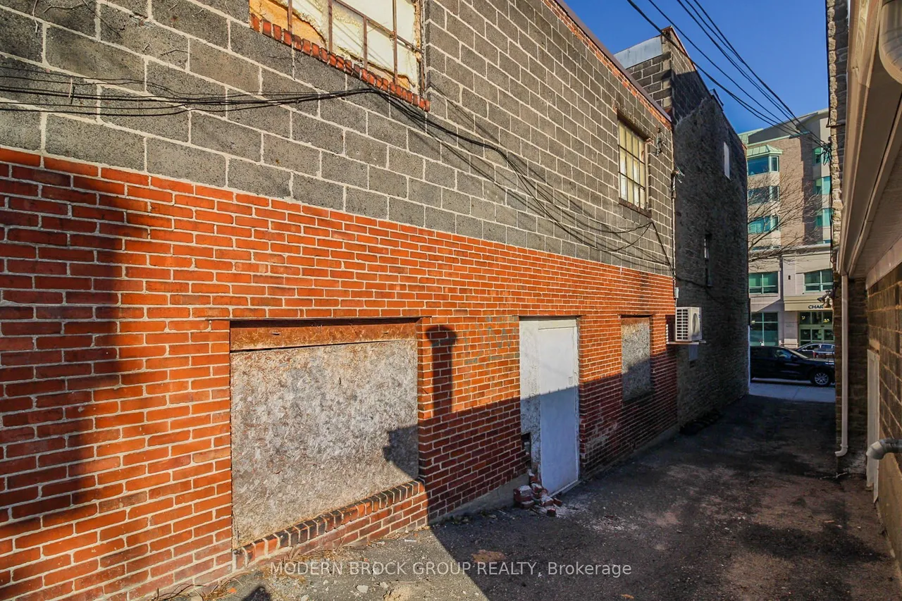 26 King Street E — photo 24
