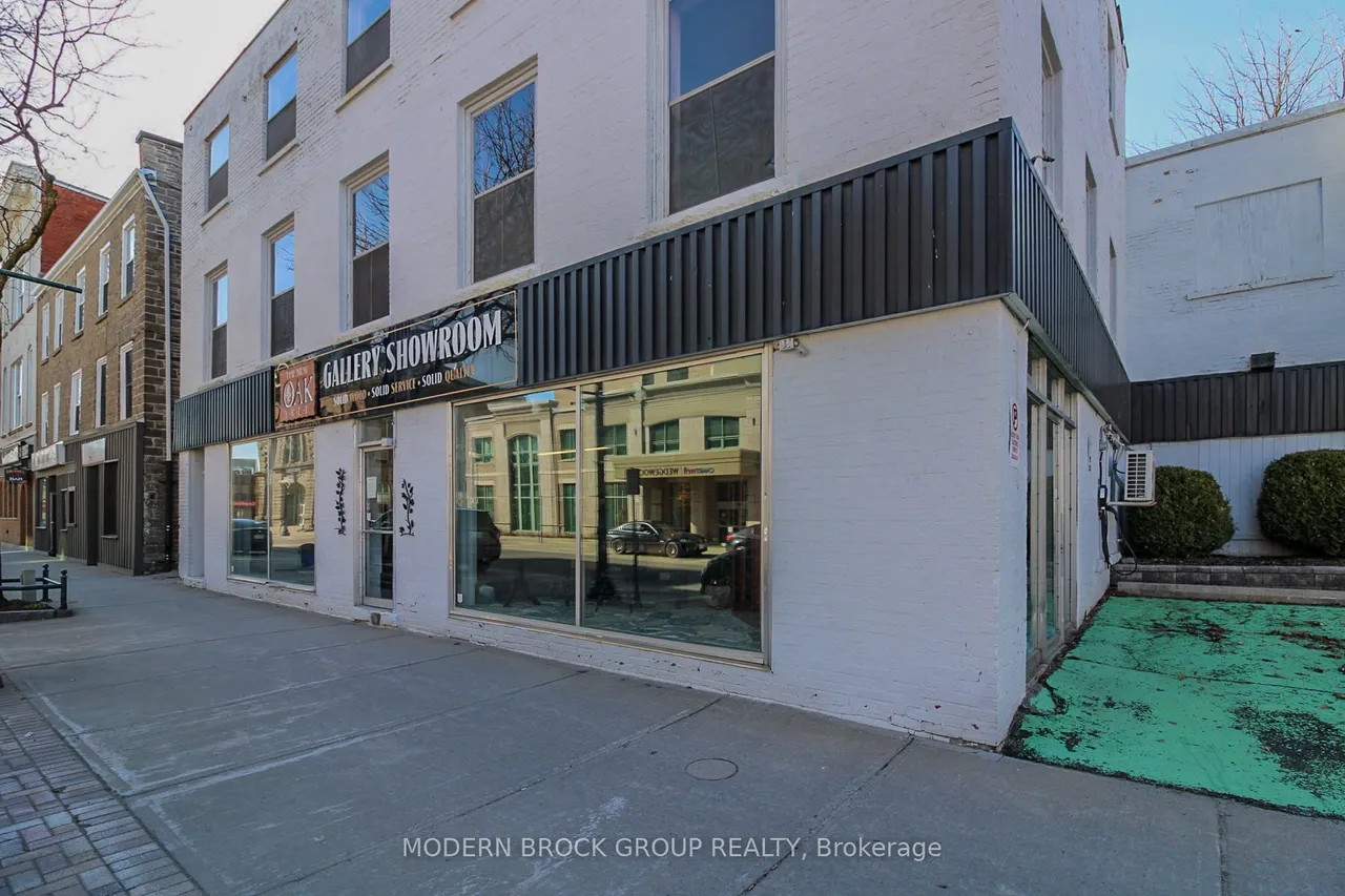26 King Street E — photo 3