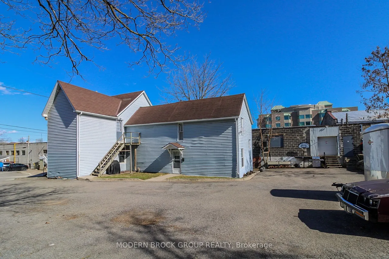 26 King Street E — photo 25