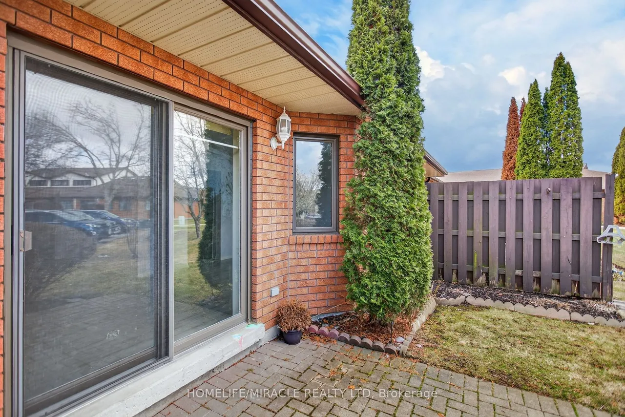36 Champlain Crescent — photo 30