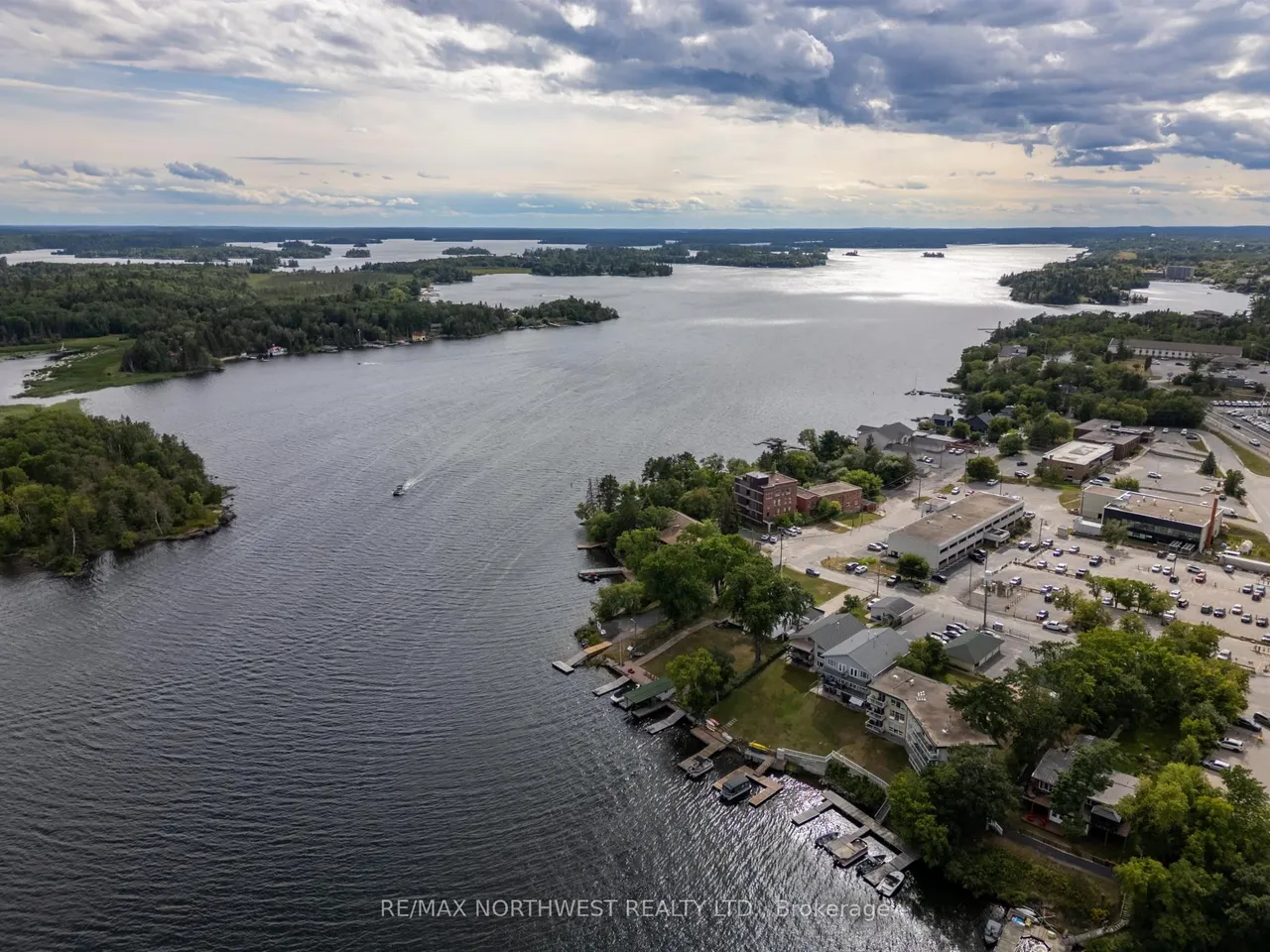 3 Sylvan Street — photo 32