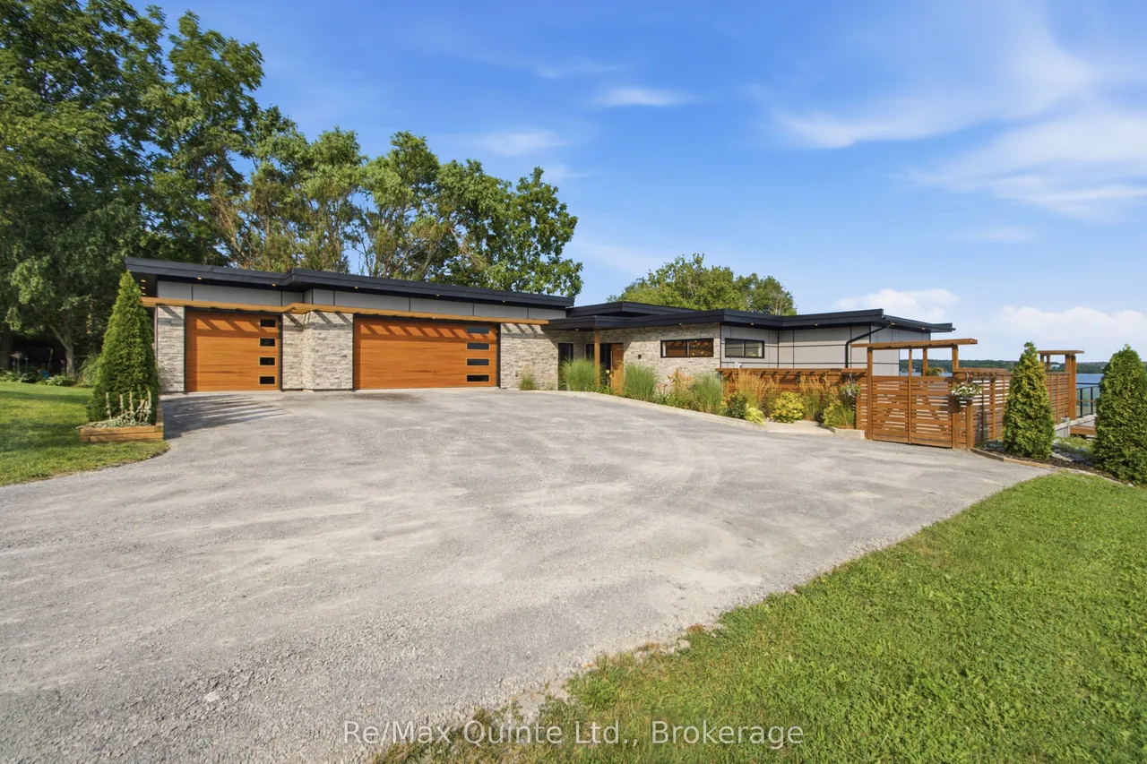 8 Bayview Point Road — photo 2