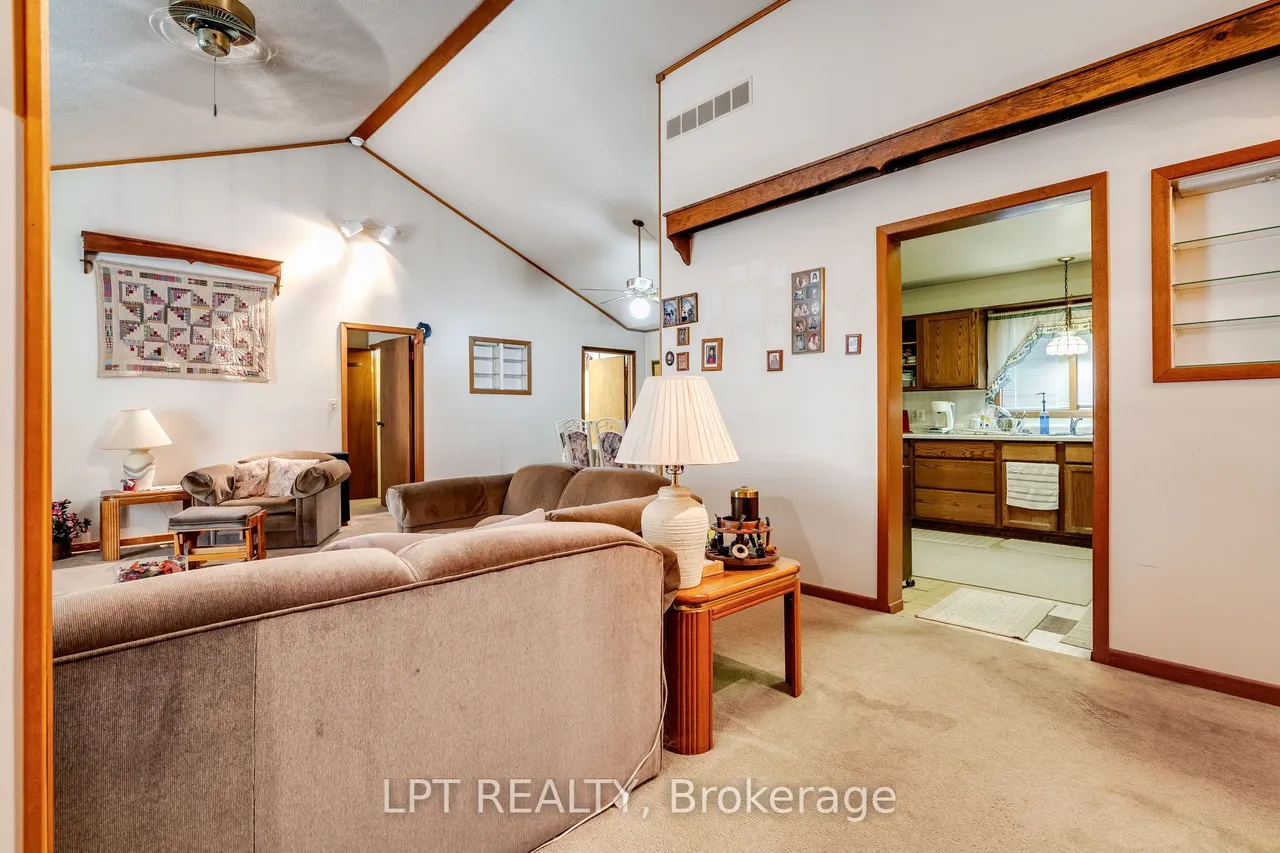 877 Lefaive Drive — photo 2