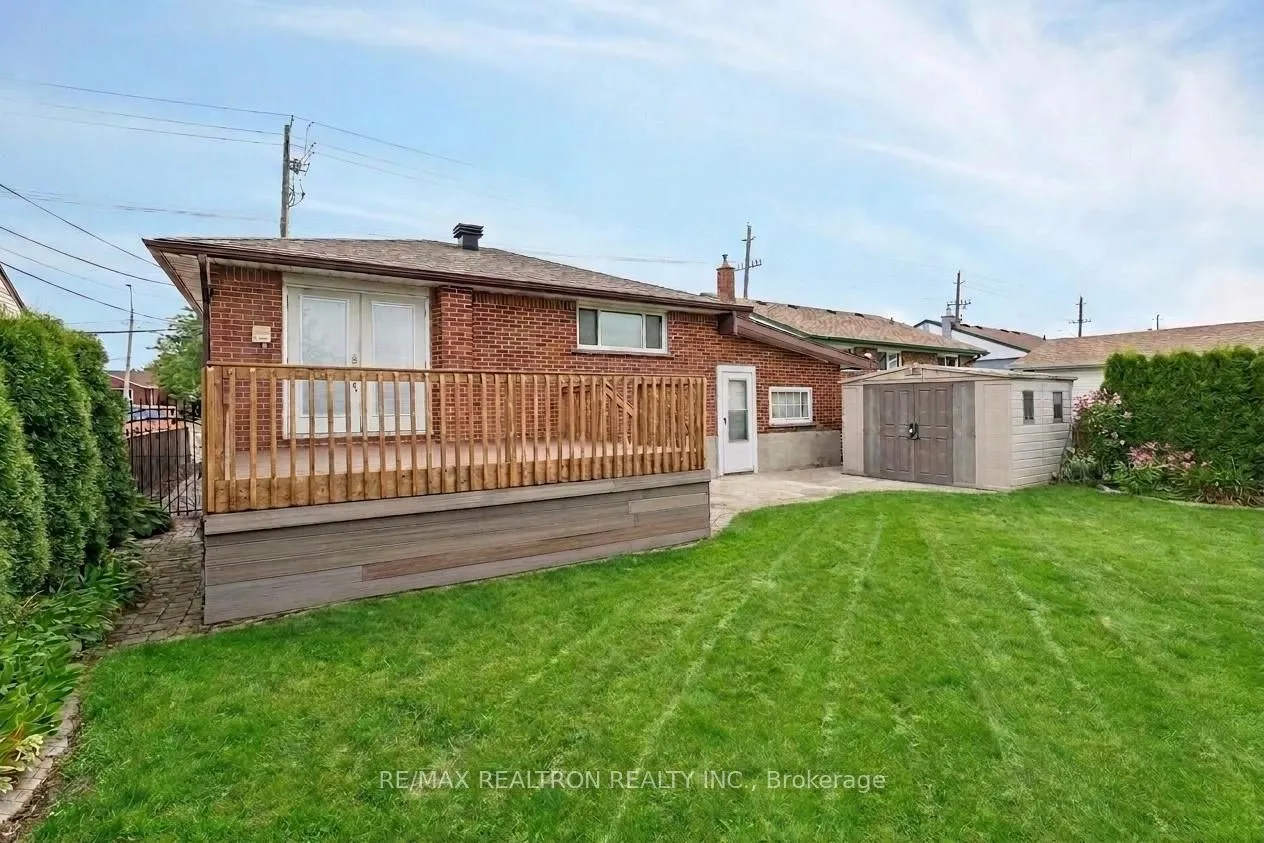 831 Mohawk Road E — photo 35