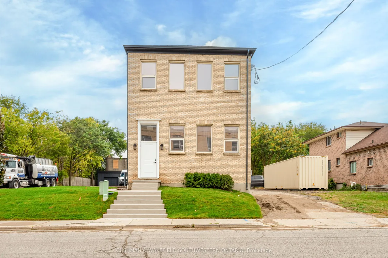 180 Simcoe Street