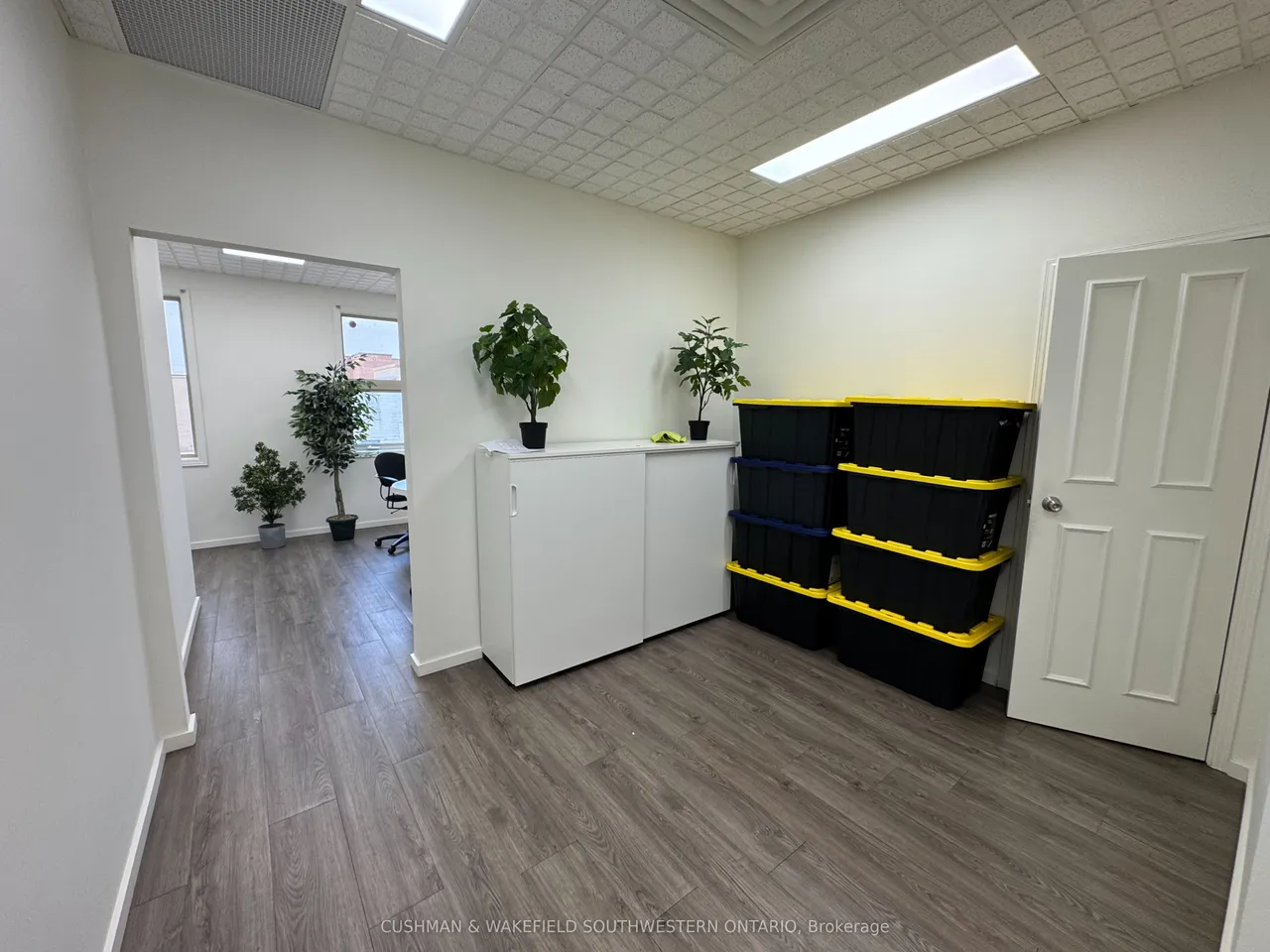 180 Simcoe Street — photo 3