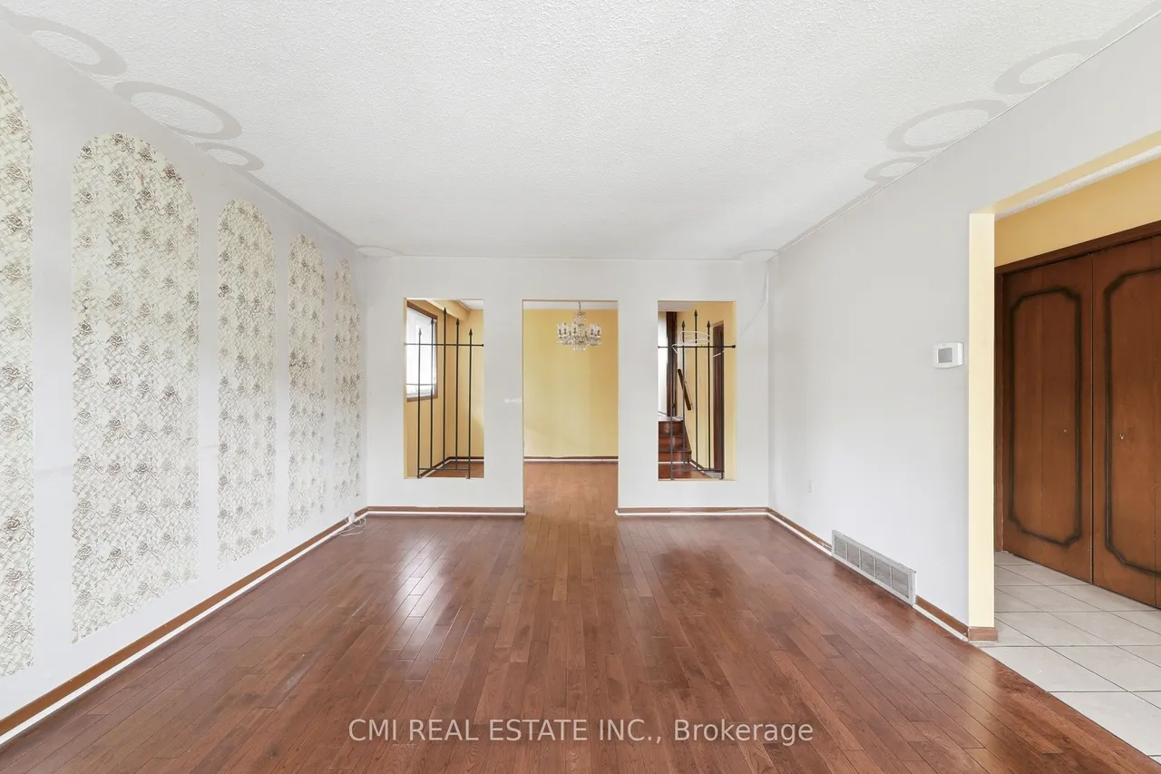 185 Lavina Crescent — photo 2