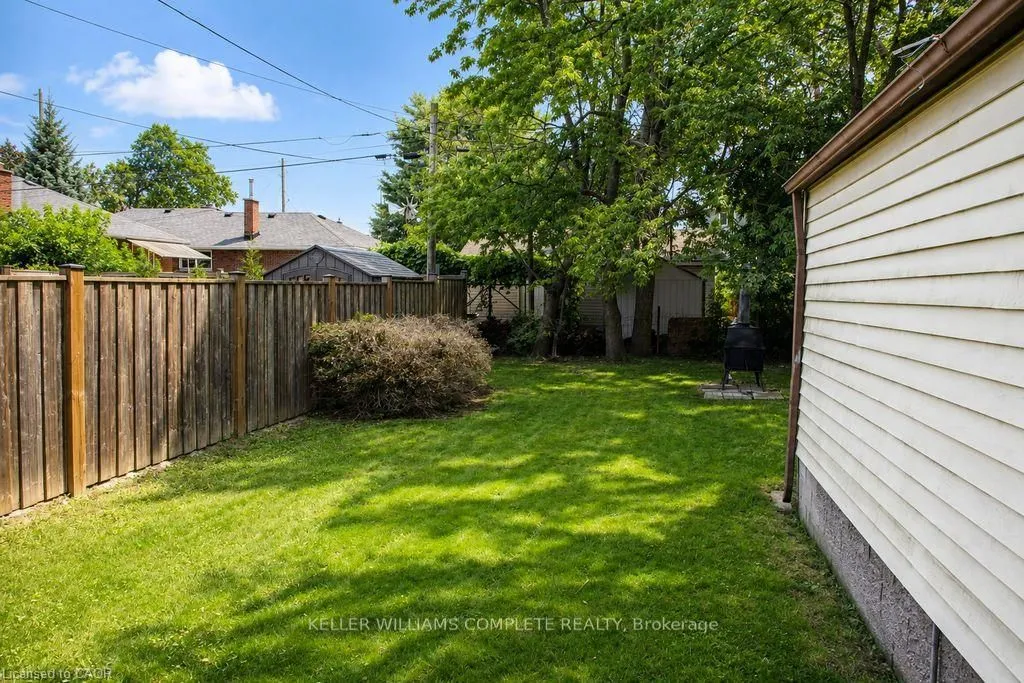 35 Barons Avenue S — photo 27