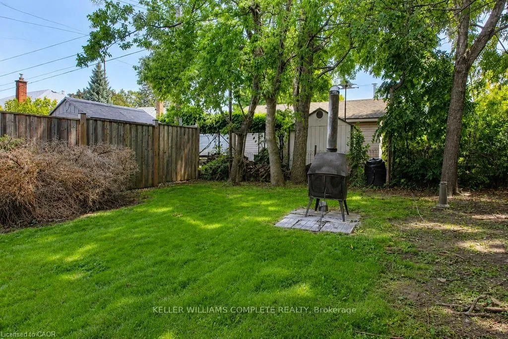 35 Barons Avenue S — photo 28