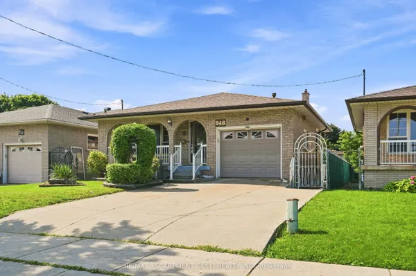 948 Stone Church Road E — photo 2