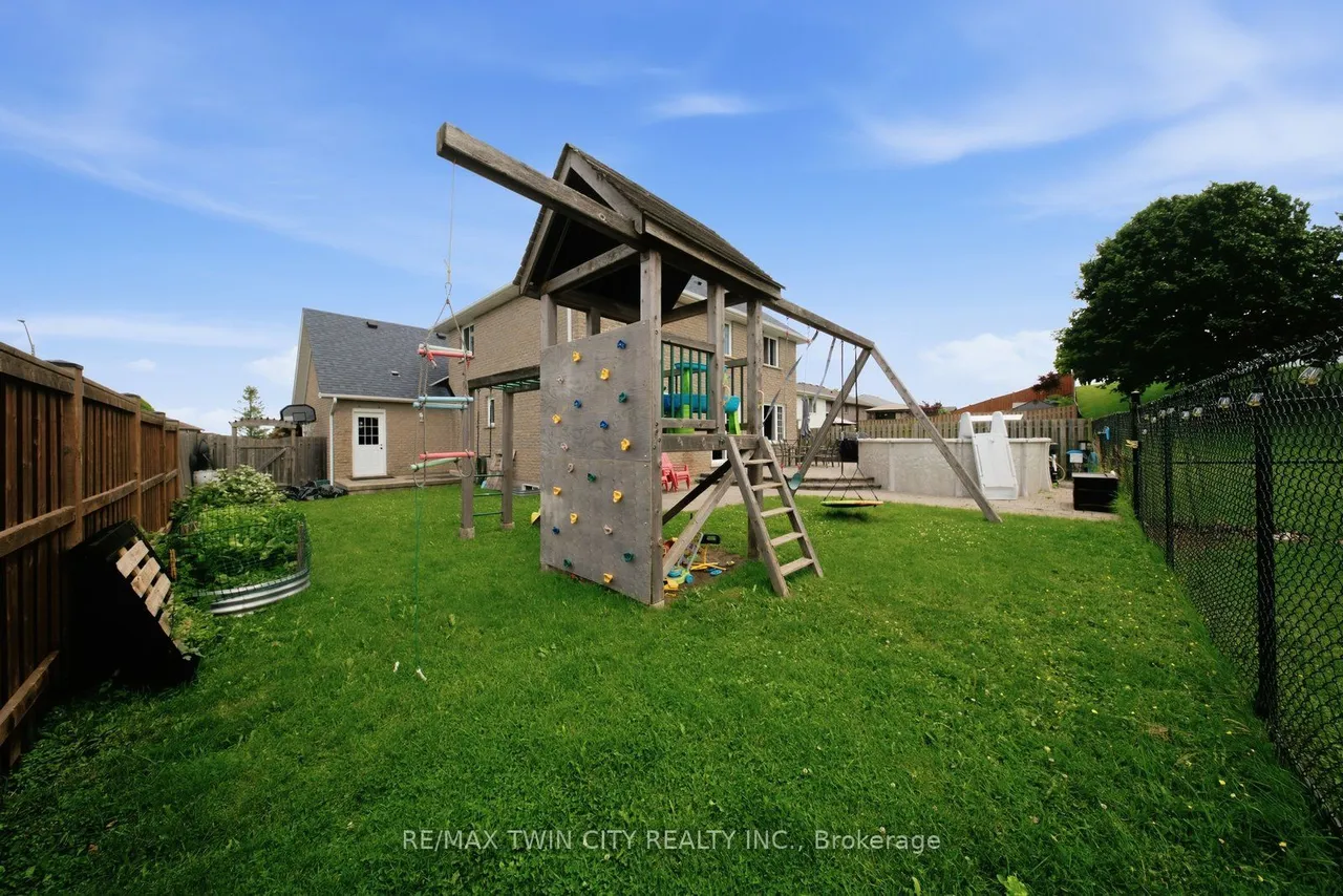 61 Sunnyside Drive — photo 43