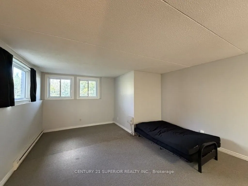 725 James Street S, Unit 160 — photo 3