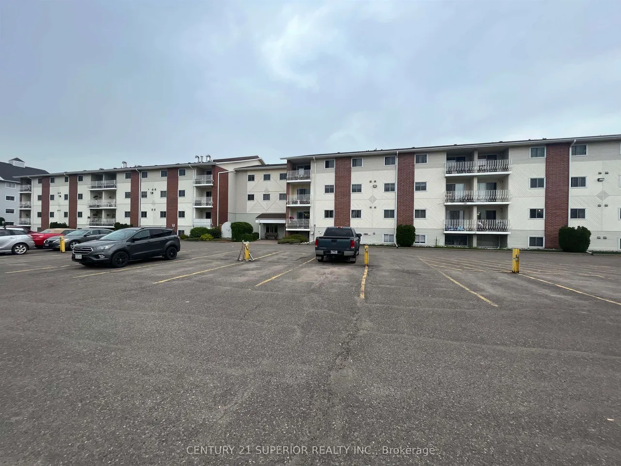 725 James Street S, Unit 160