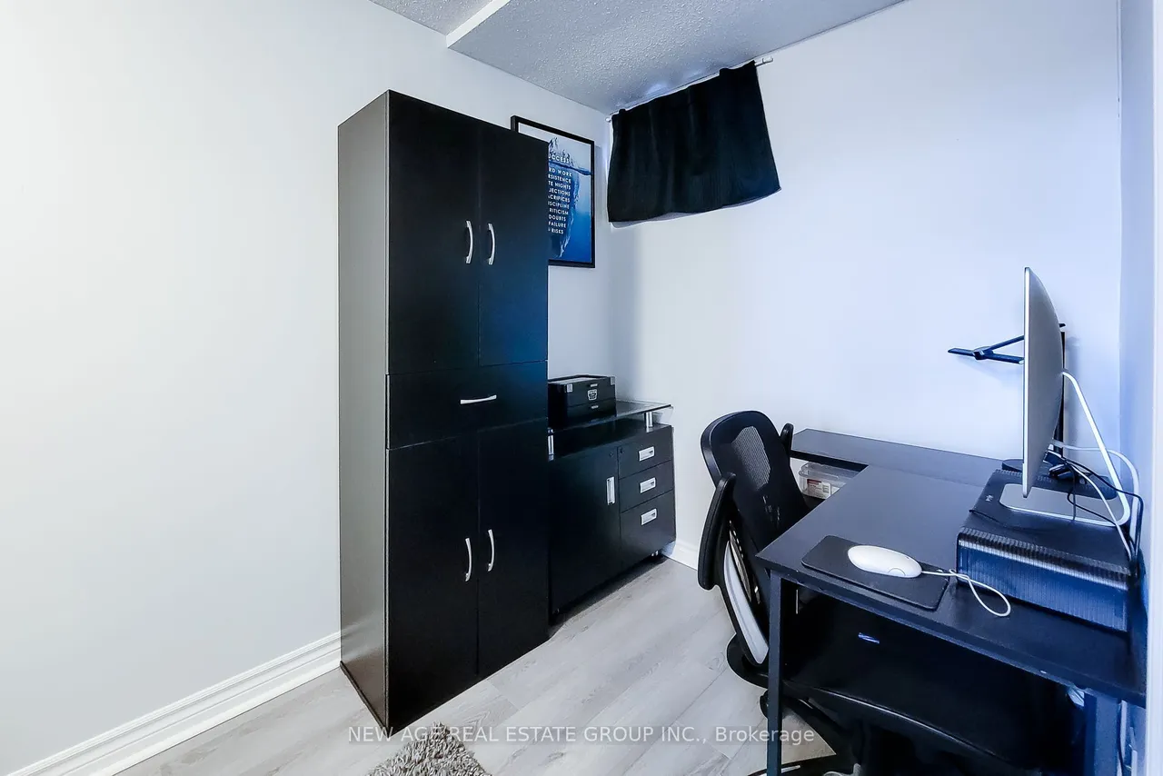 40 SUMMERCREST Drive E — photo 4