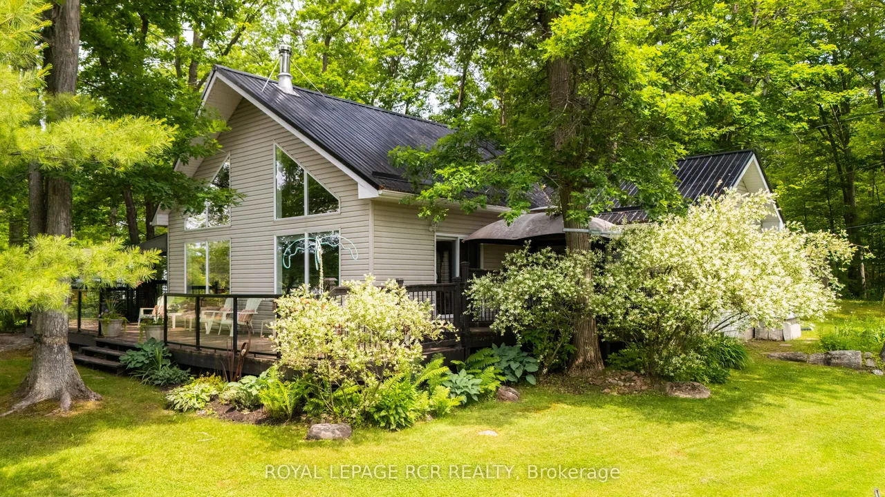 4 ISLAND 20 YELLOWHEAD Island — photo 2