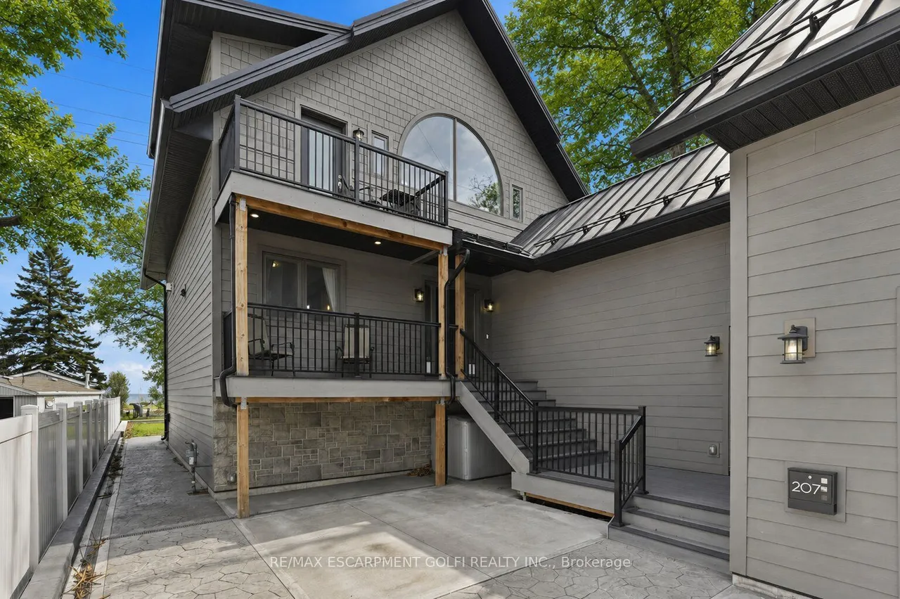 207 BEACH Boulevard — photo 3