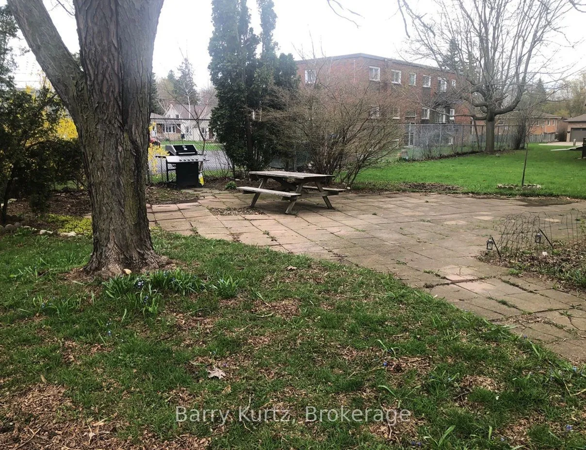 1 Sunnylea Crescent — photo 27