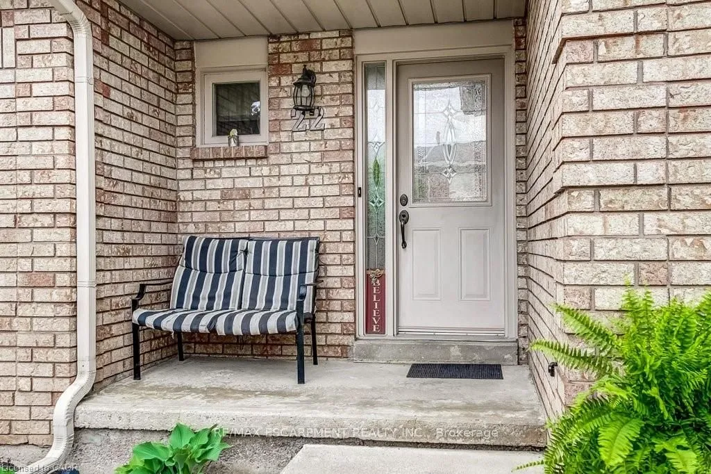 391 STONE CHURCH Road E — photo 3