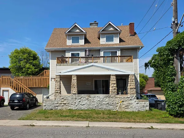 711 Ridgeway Street E