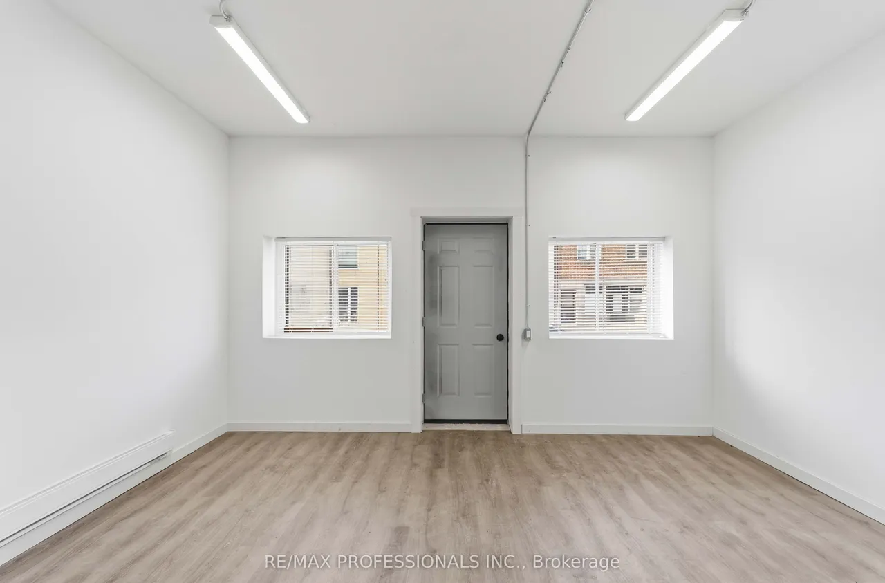 759 Barton Street E — photo 3