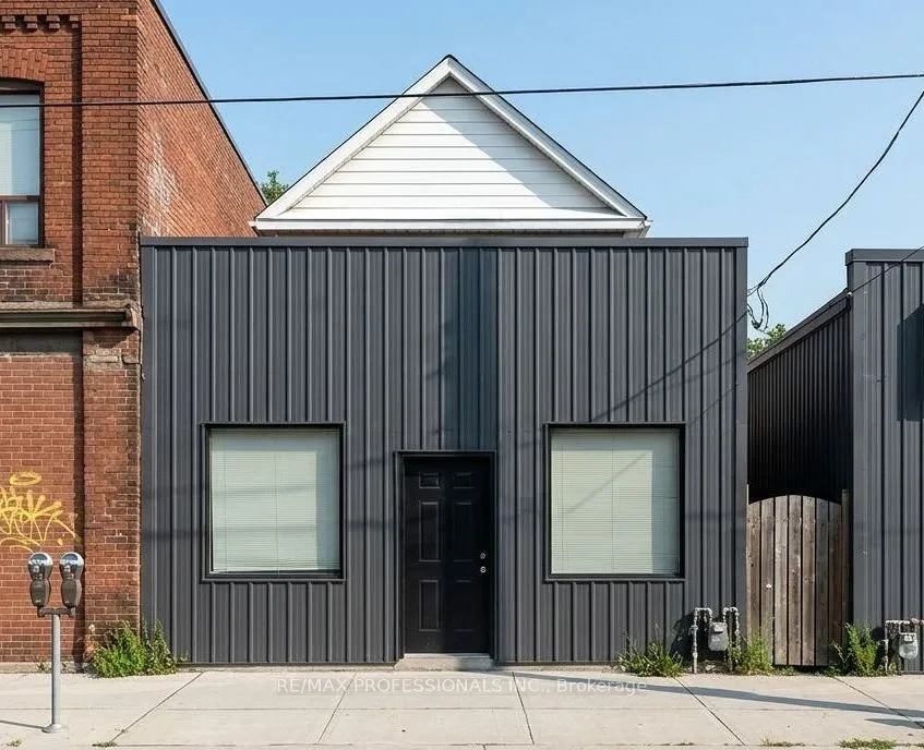 759 Barton Street E — photo 46