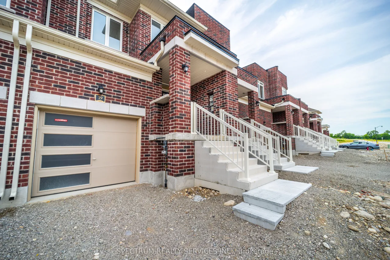 19 Chapman Road — photo 3