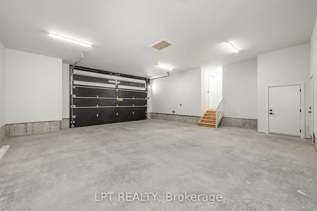 15 Briggs Avenue — photo 45