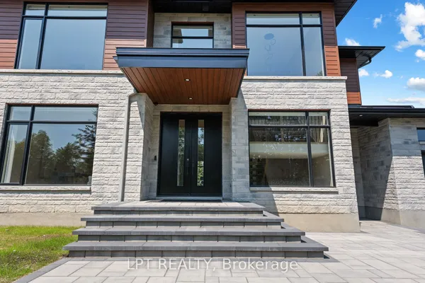 15 Briggs Avenue — photo 2