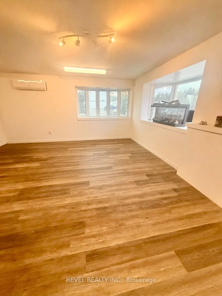 109 Falcon Street — photo 4