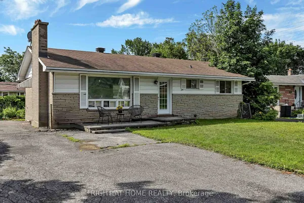 24 Largo Crescent S — photo 2
