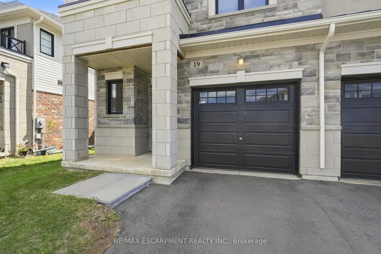 19 Mia Drive — photo 3