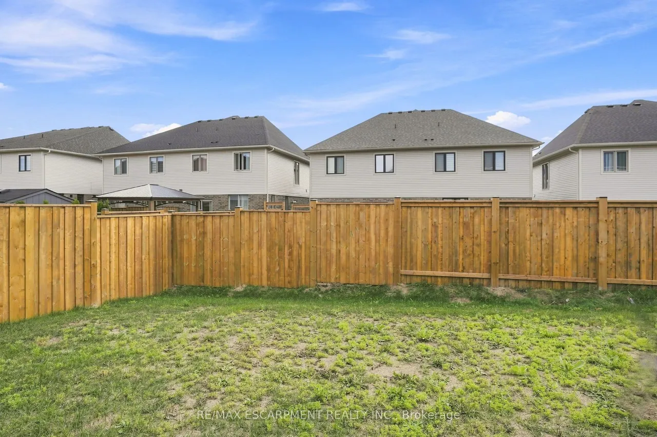 19 Mia Drive — photo 35