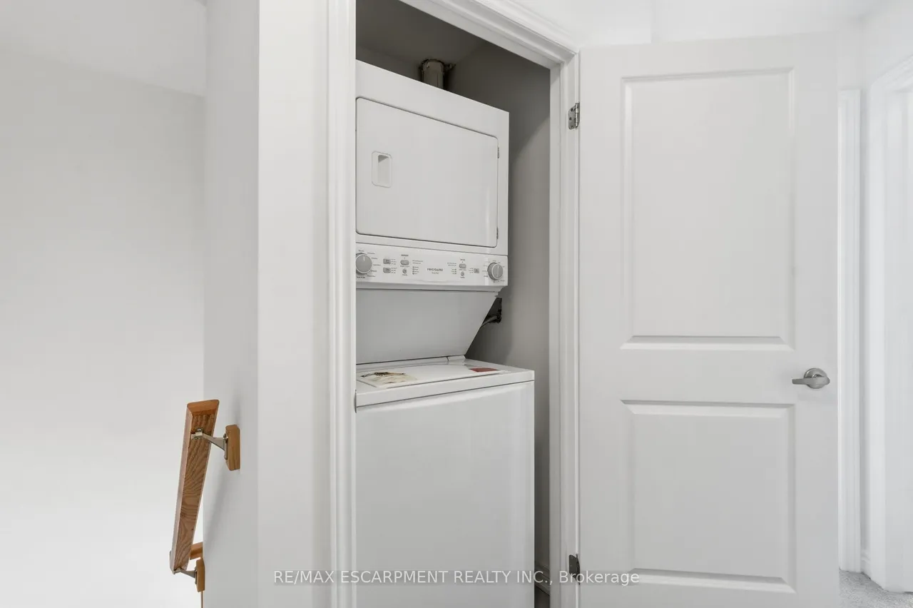 19 Roxanne Drive — photo 25