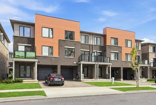 19 Roxanne Drive — photo 2