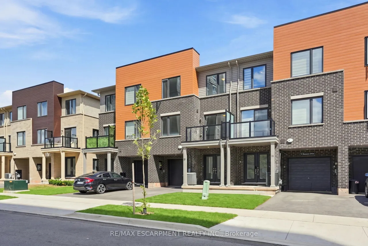 19 Roxanne Drive — photo 3