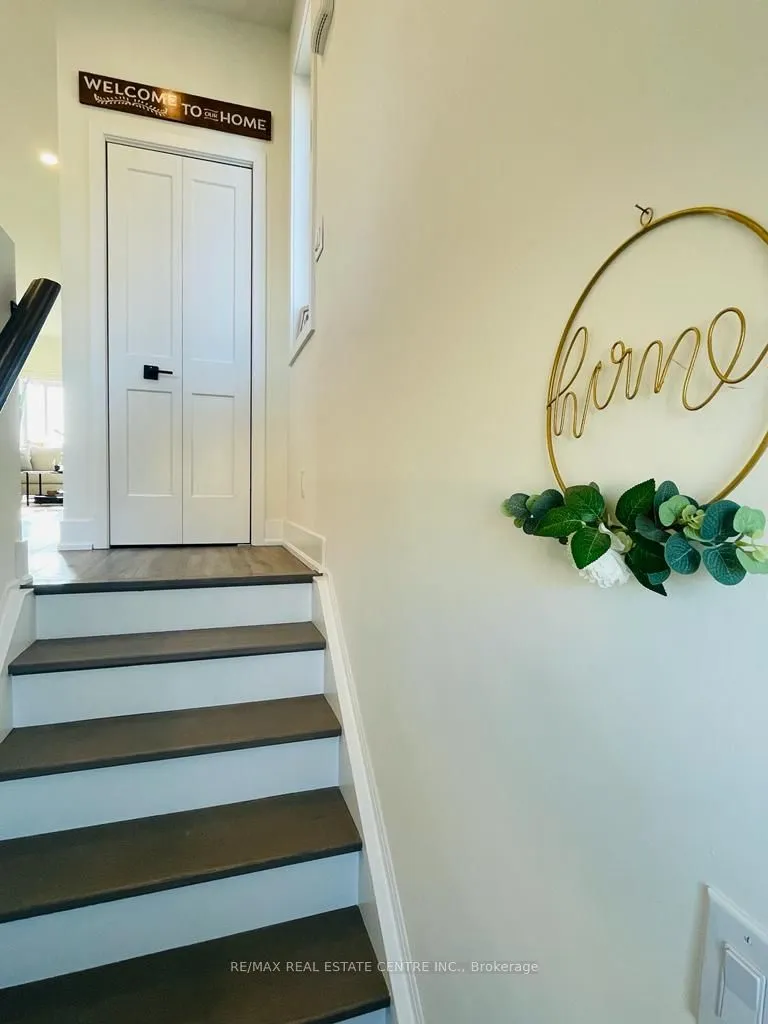 49 Edenrock Drive — photo 2