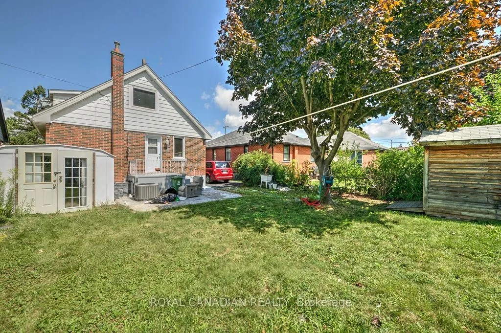 974 Queensdale Avenue E — photo 26