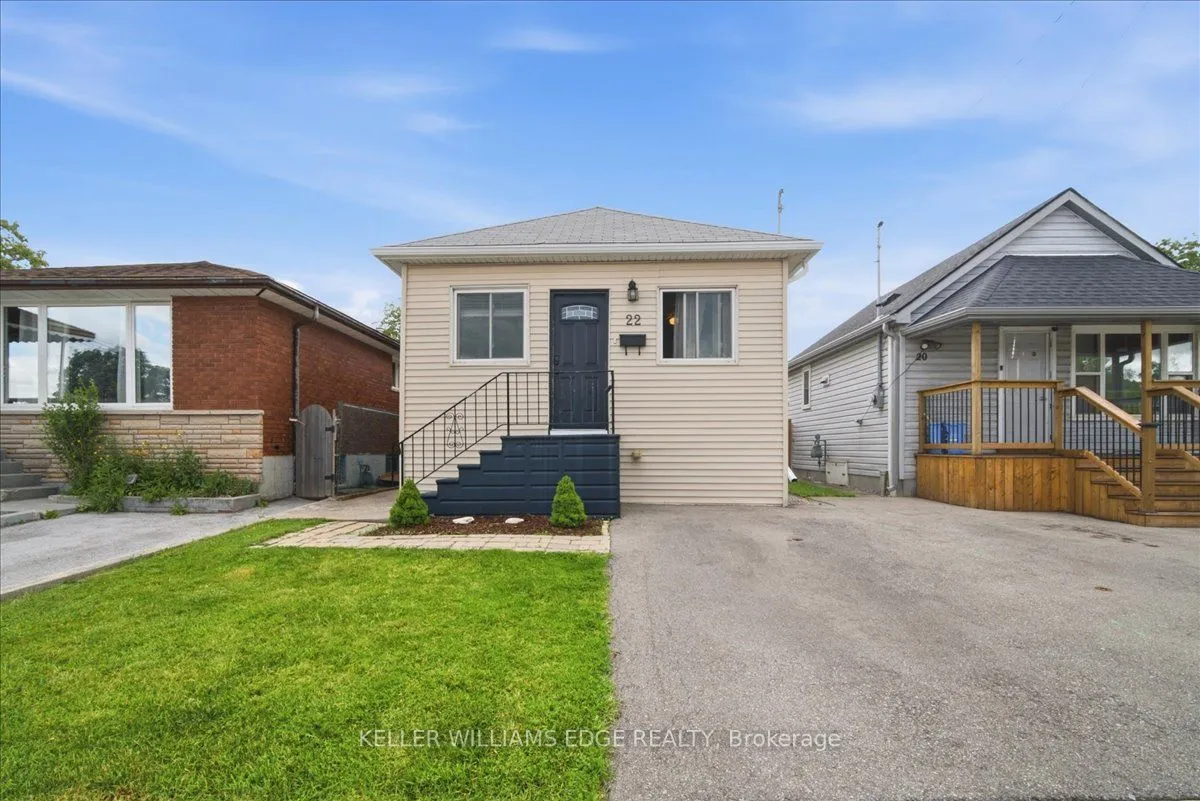 22 Delena Avenue N — photo 2