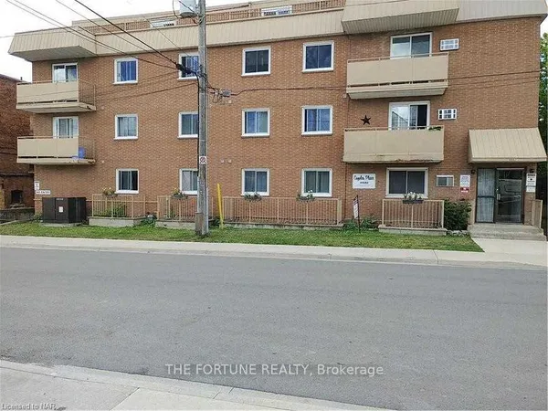 4692 N Crysler Avenue N — photo 2