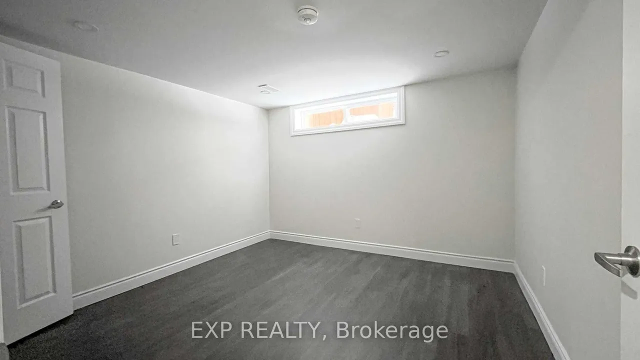 15 Calvert Avenue — photo 20